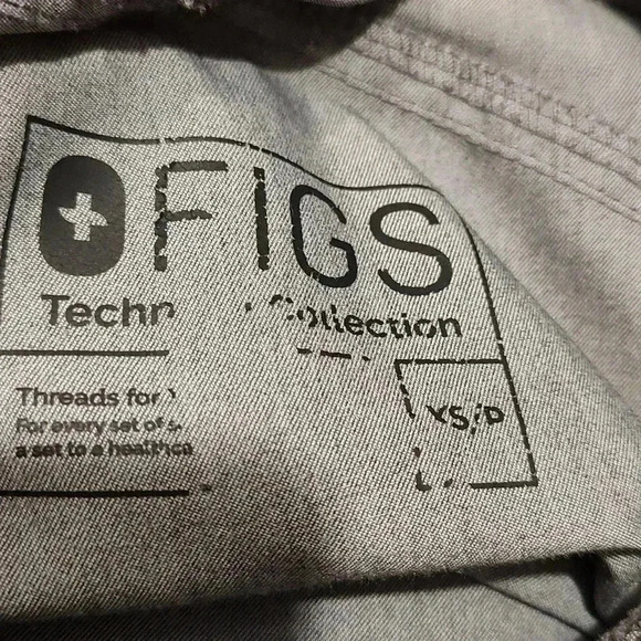 Figs graphite scrub set Taza top and Kade bottoms - Picture 8 of 9